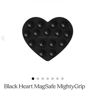 Velvet Caviar Black Heart MagSafe MightyGrip